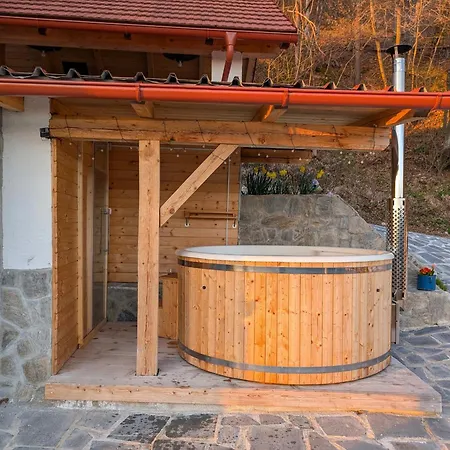 度假居 Kmetija Karnicnik-kmecka Hisa Matejka With Hot Tub&sauna