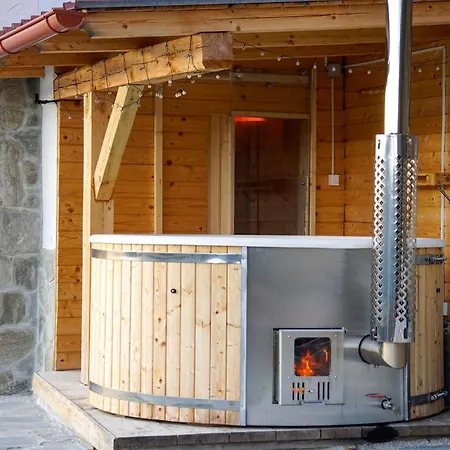 Kmetija Karnicnik-kmecka Hisa Matejka With Hot Tub&sauna 度假居 韦莱涅